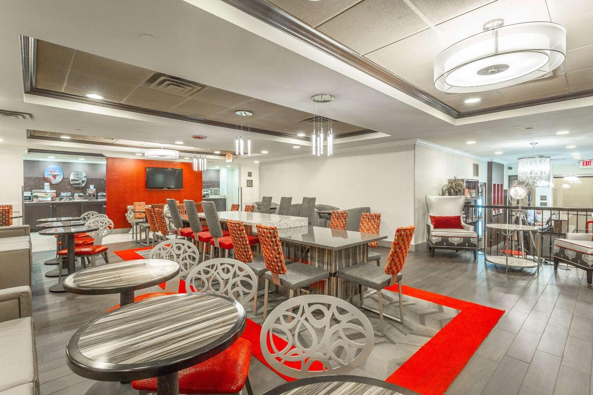 Inn At The Peachtrees, Ascend Hotel Collection アトランタ エクステリア 写真