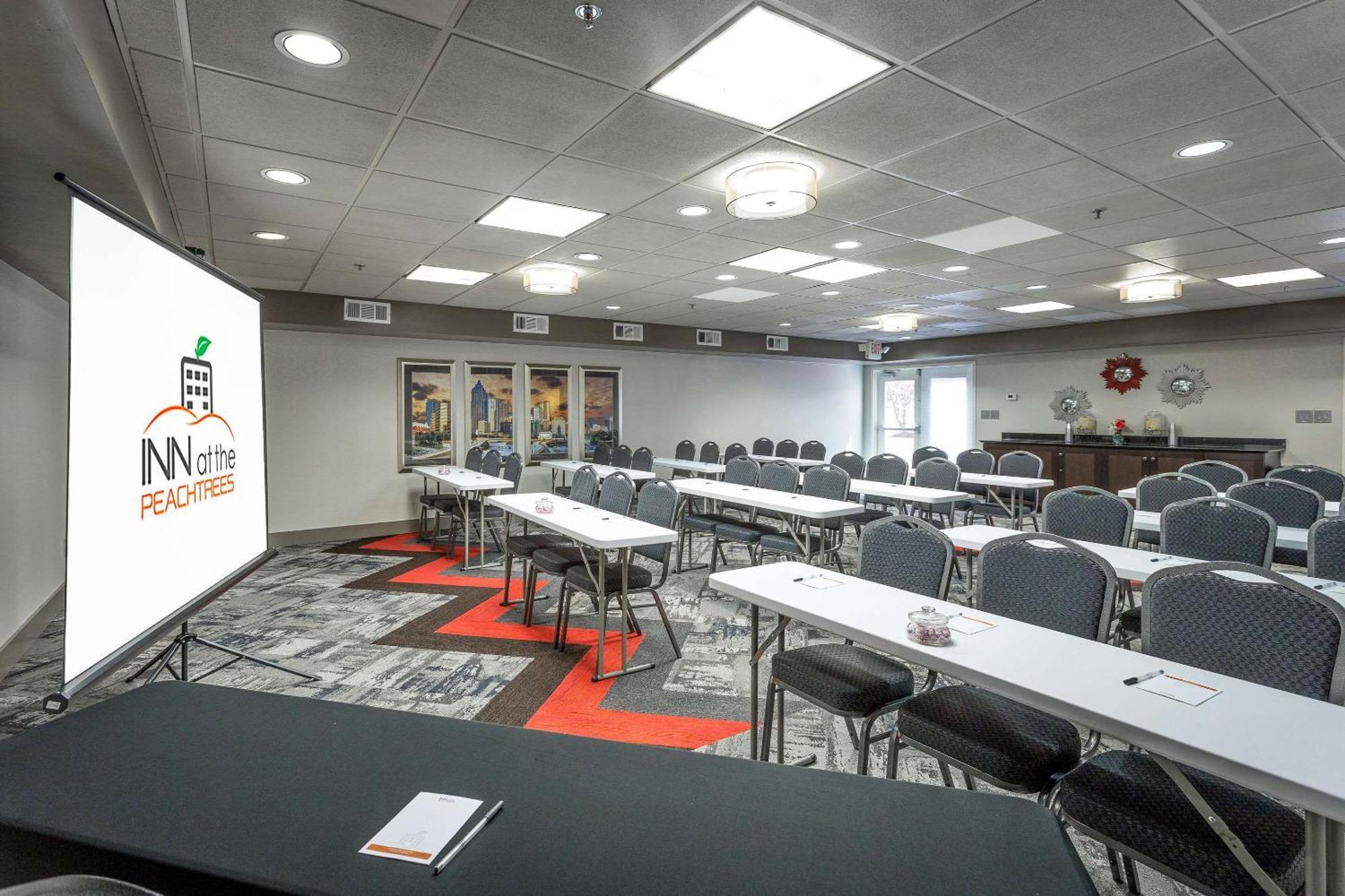 Inn At The Peachtrees, Ascend Hotel Collection アトランタ エクステリア 写真