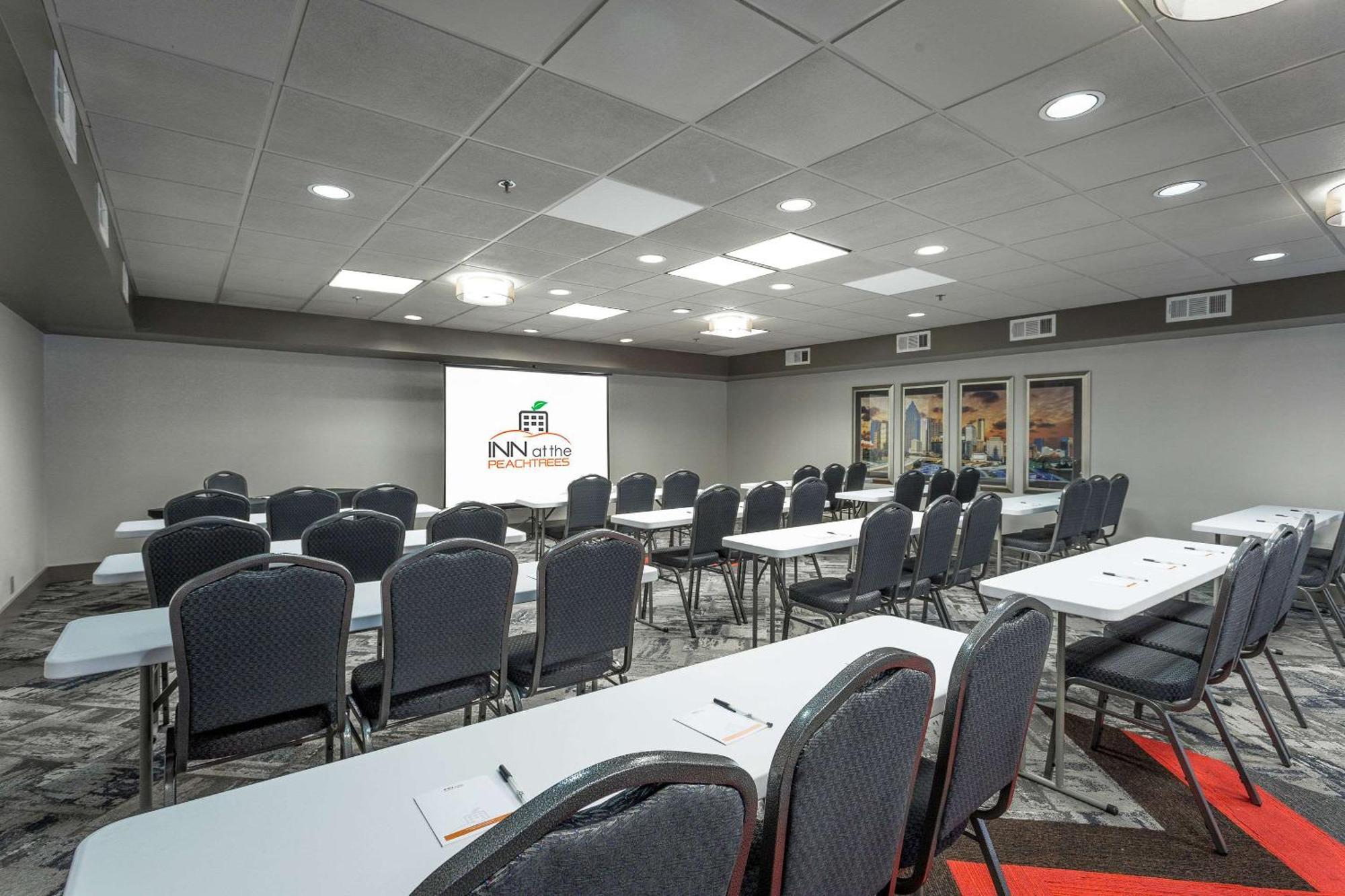 Inn At The Peachtrees, Ascend Hotel Collection アトランタ エクステリア 写真