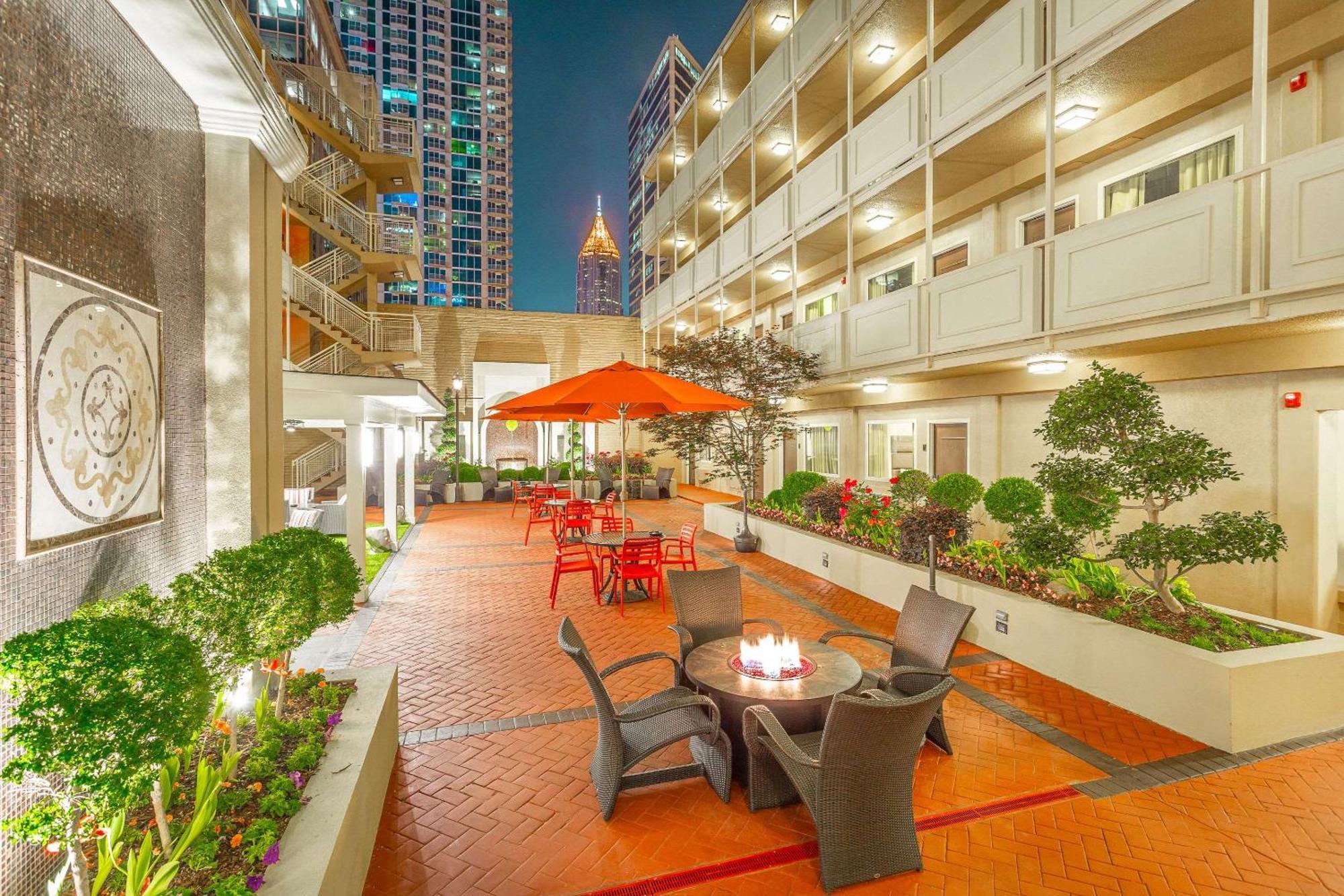 Inn At The Peachtrees, Ascend Hotel Collection アトランタ エクステリア 写真
