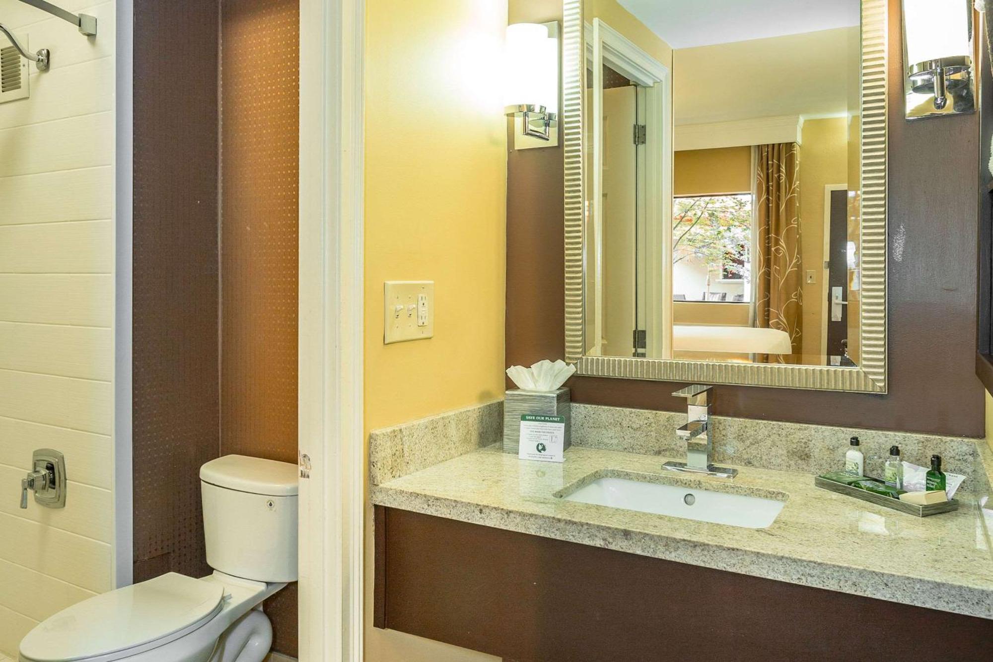 Inn At The Peachtrees, Ascend Hotel Collection アトランタ エクステリア 写真