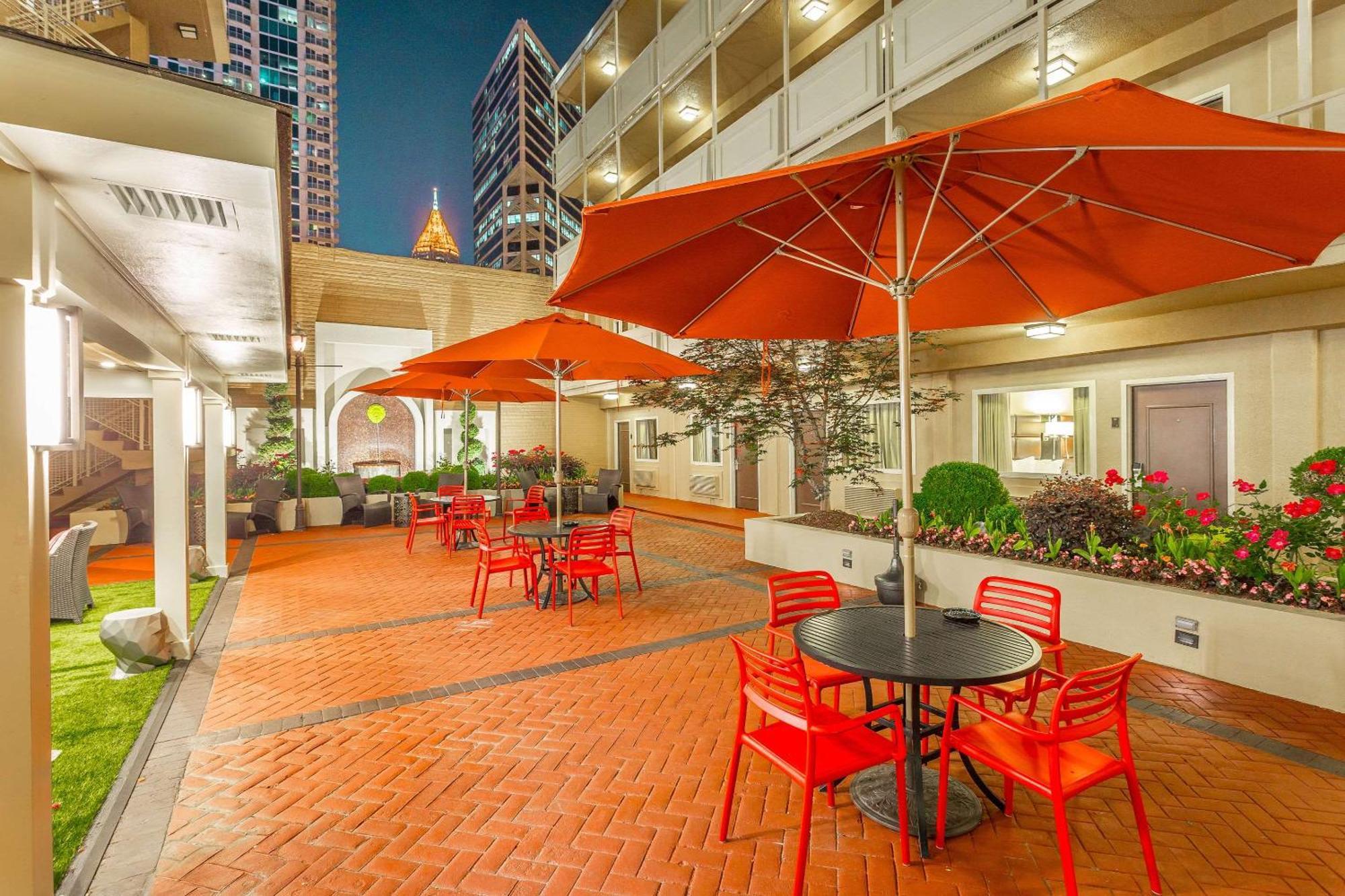 Inn At The Peachtrees, Ascend Hotel Collection アトランタ エクステリア 写真