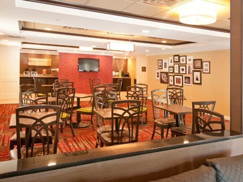 Inn At The Peachtrees, Ascend Hotel Collection アトランタ エクステリア 写真