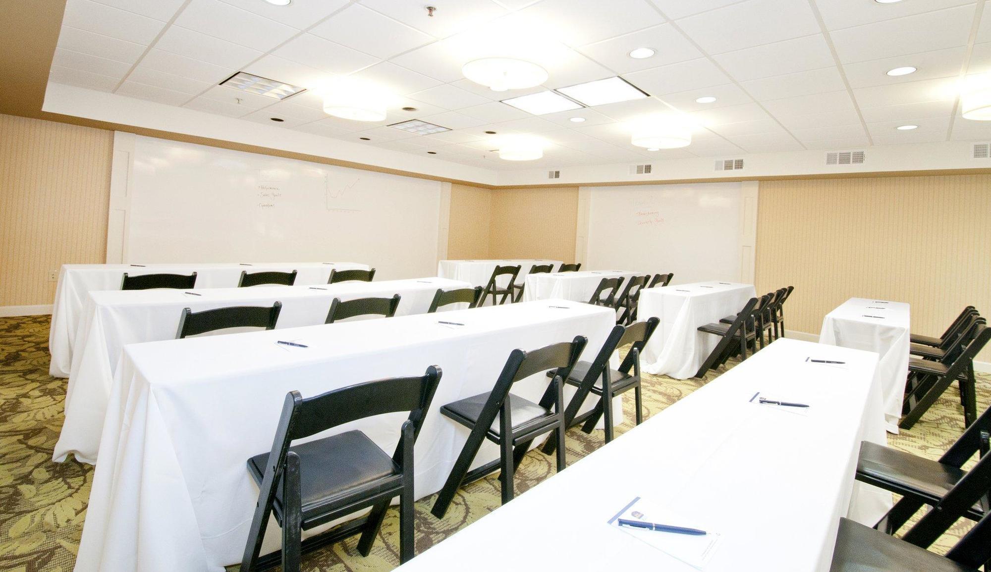 Inn At The Peachtrees, Ascend Hotel Collection アトランタ エクステリア 写真