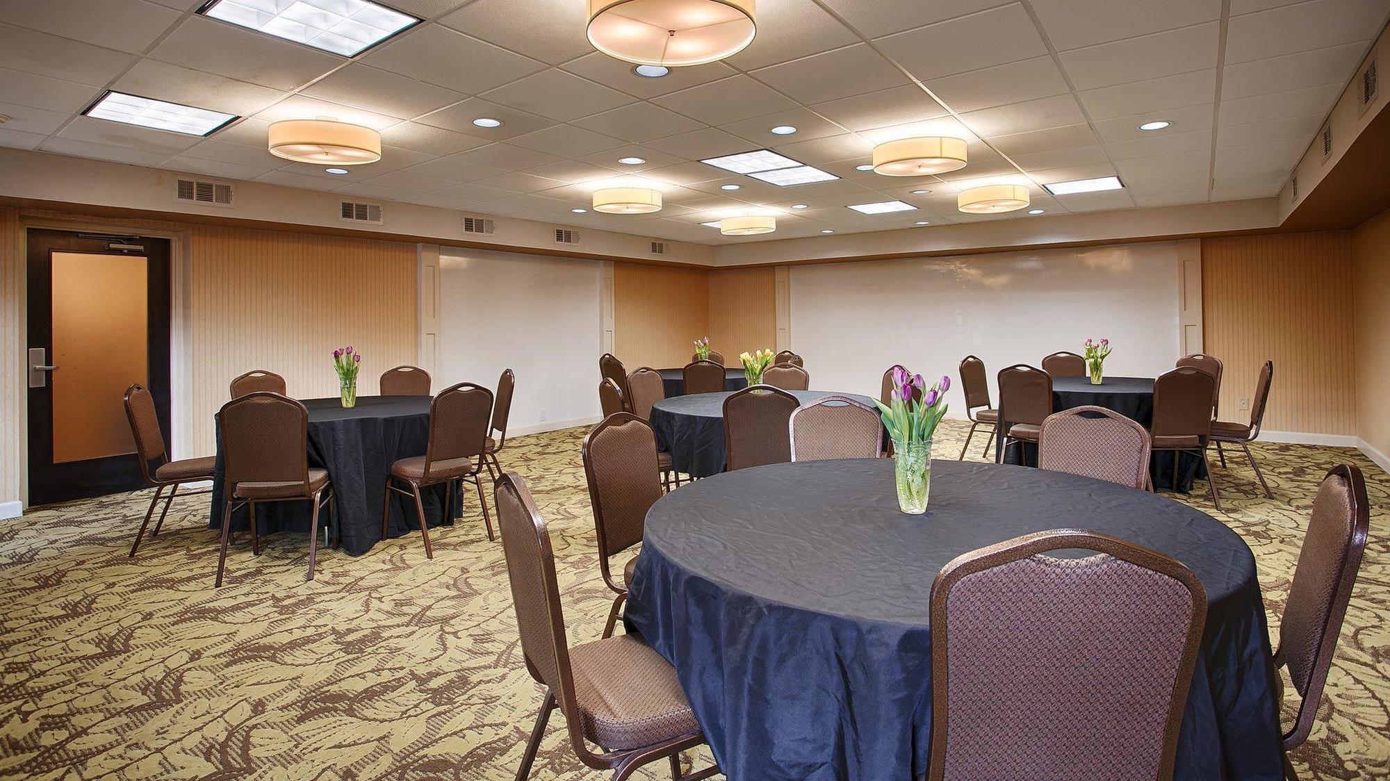 Inn At The Peachtrees, Ascend Hotel Collection アトランタ エクステリア 写真