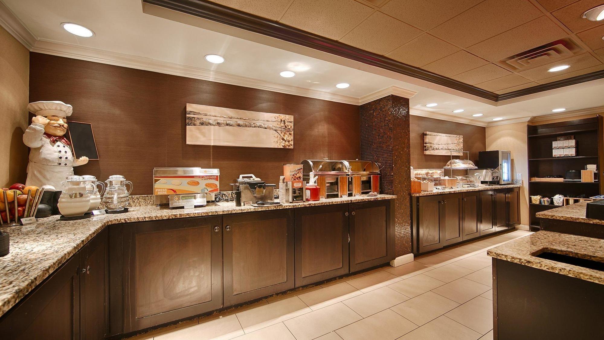 Inn At The Peachtrees, Ascend Hotel Collection アトランタ エクステリア 写真