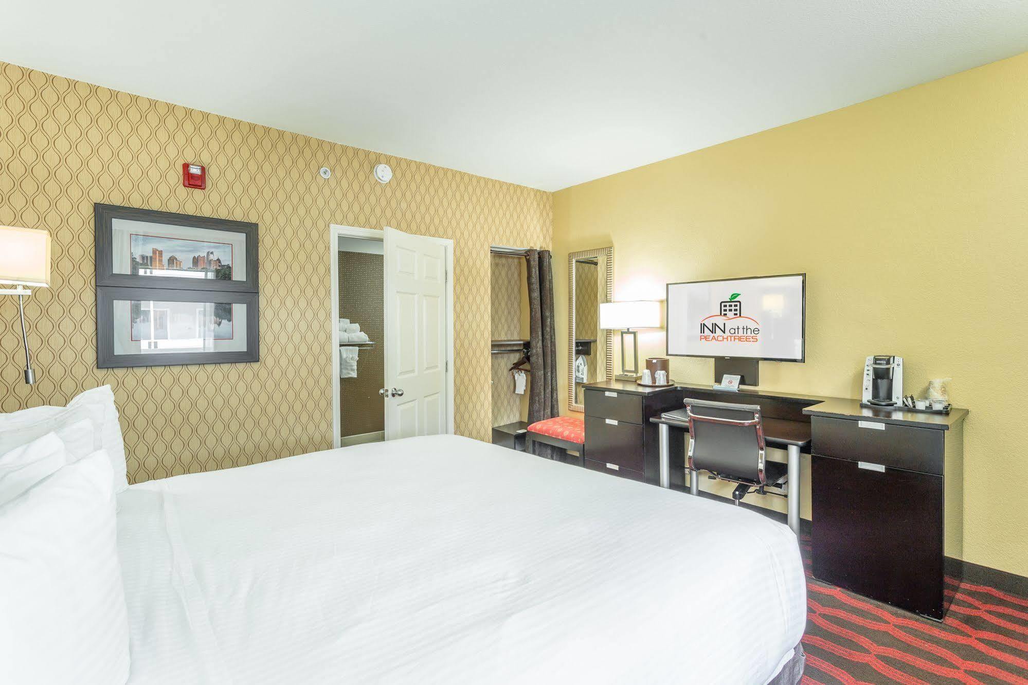 Inn At The Peachtrees, Ascend Hotel Collection アトランタ エクステリア 写真